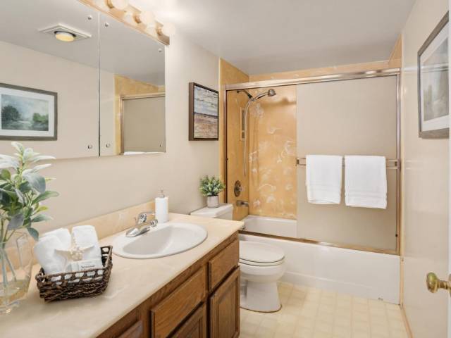 2nd floor shared full bath.